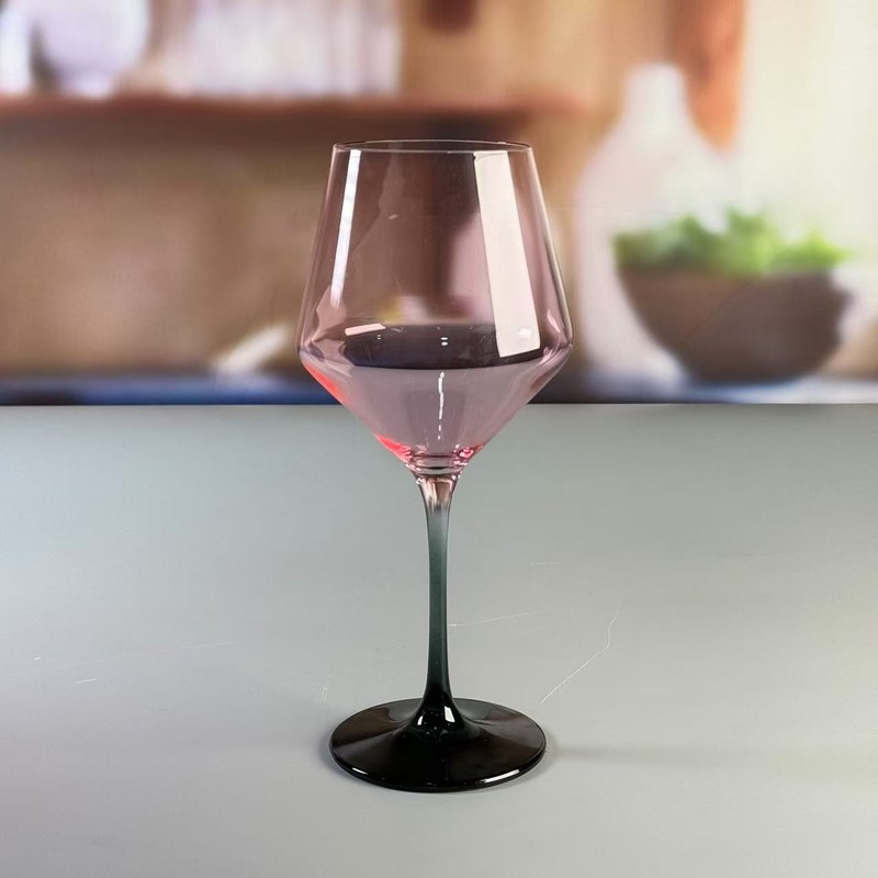 jakość Hand-blow Color Gradient Wine Glass Set High Quality Crystal Wine Glass For Gift For Weeding fabryka
