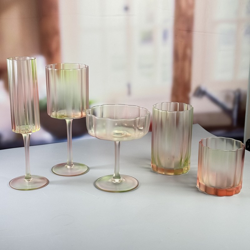 jakość Tri-color Gradient Frosted Champagne Glass Customized Sprayed Color fabryka