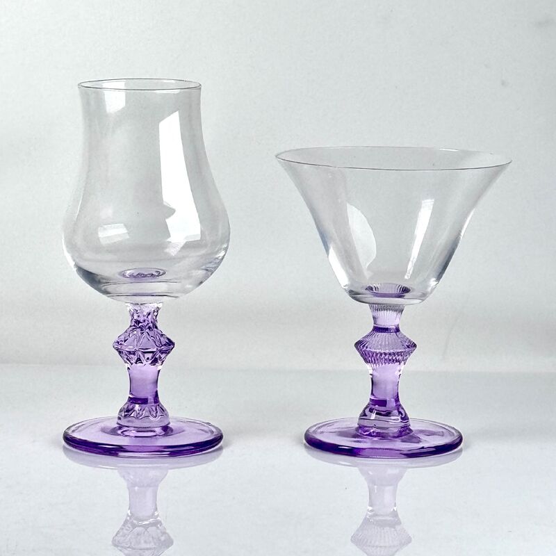 jakość 4‑Pack Vintage Purple Stem Wine Glasses, Assorted Shapes Clear Cup with Decorative Purple Stem, Handblown Glass Goblets for Wedding Party Home Tabletop Decoration fabryka