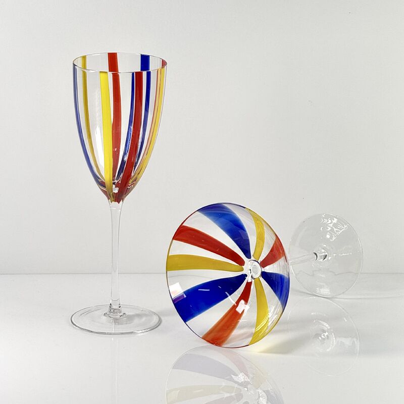 Jakość Hand Blown Art Glass Goblet & Coupe Glass Set, Vibrant Red Yellow Blue Vertical Cane Stripes Murano Style Stemmed Wine & Martini Glasses for Bar, Party & Gift fabryka