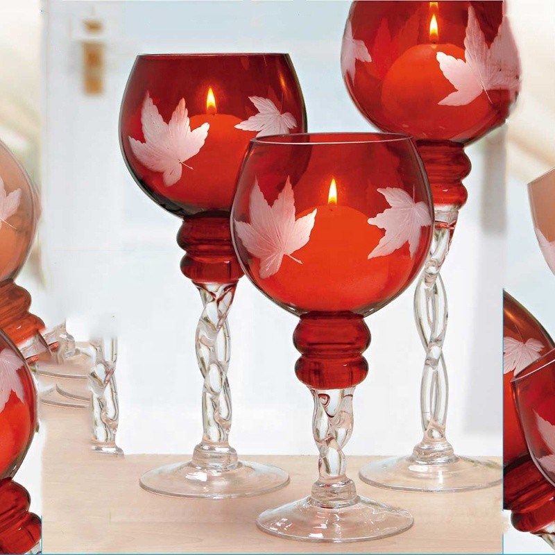 jakość Hand Cutted Design Red Glass Candle Holders With Color Long Stem fabryka