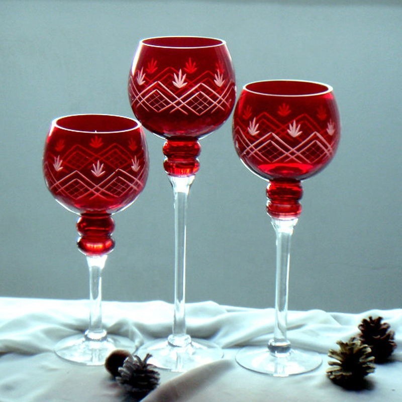 jakość Hand Cutted Design Red Glass Candle Holders With Color Long Stem fabryka