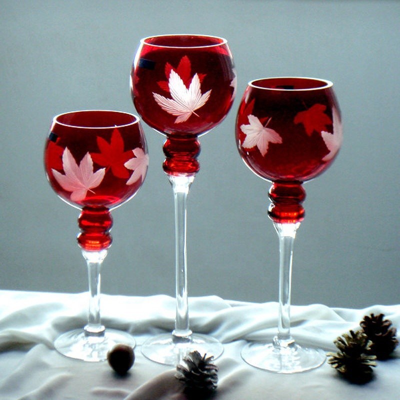 jakość Hand Cutted Design Red Glass Candle Holders With Color Long Stem fabryka