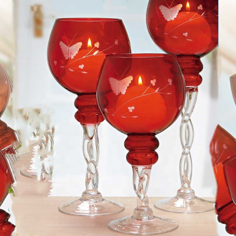 jakość Hand Cutted Design Red Glass Candle Holders With Color Long Stem fabryka