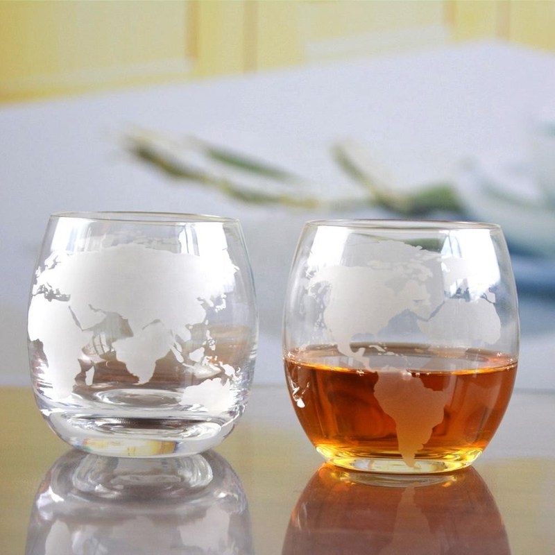 jakość Globe Design Etched Handmade Whiskey Glass , Whiskey Tasting Glasses For Restaurant fabryka