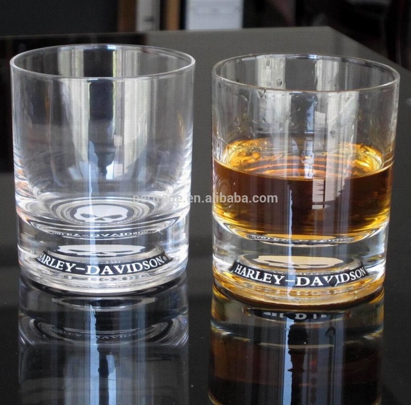 jakość Logo Debossed Bottom Whiskey Tumbler Glass , Crystal Scotch Glasses For Brands Gift fabryka