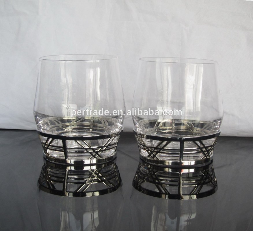 jakość Retro Style Metal Base Rock Glass Handmade Whiskey Glass , Crystal Whisky Glasses fabryka