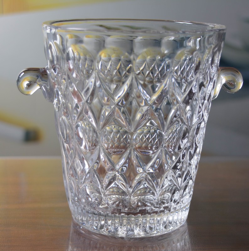 jakość Machine Made Embossed Round Glass Bucket With Handle fabryka