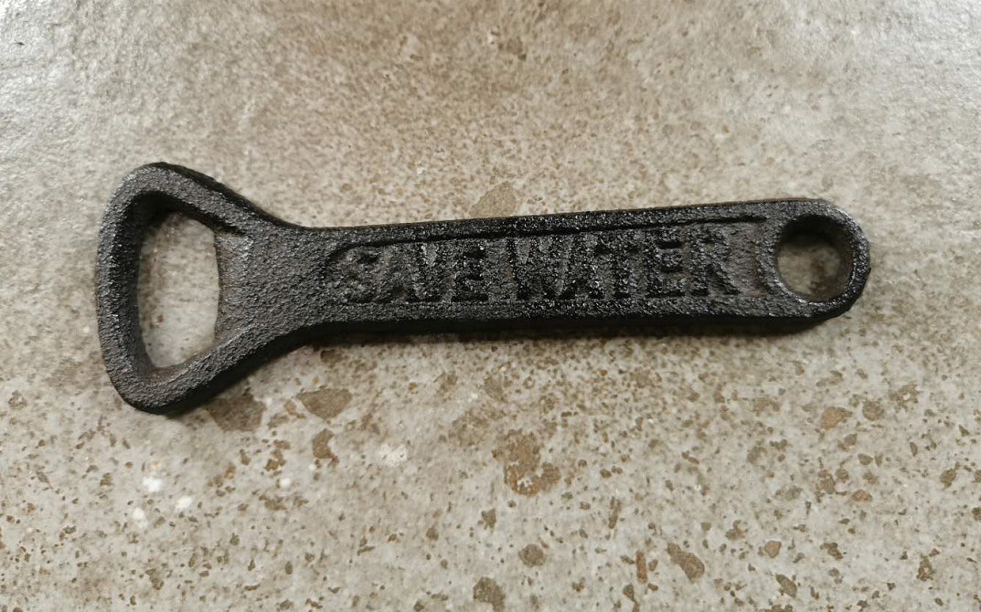 jakość Exquisite Rustic Metal Bottle Opener Cast Iron Crafts fabryka