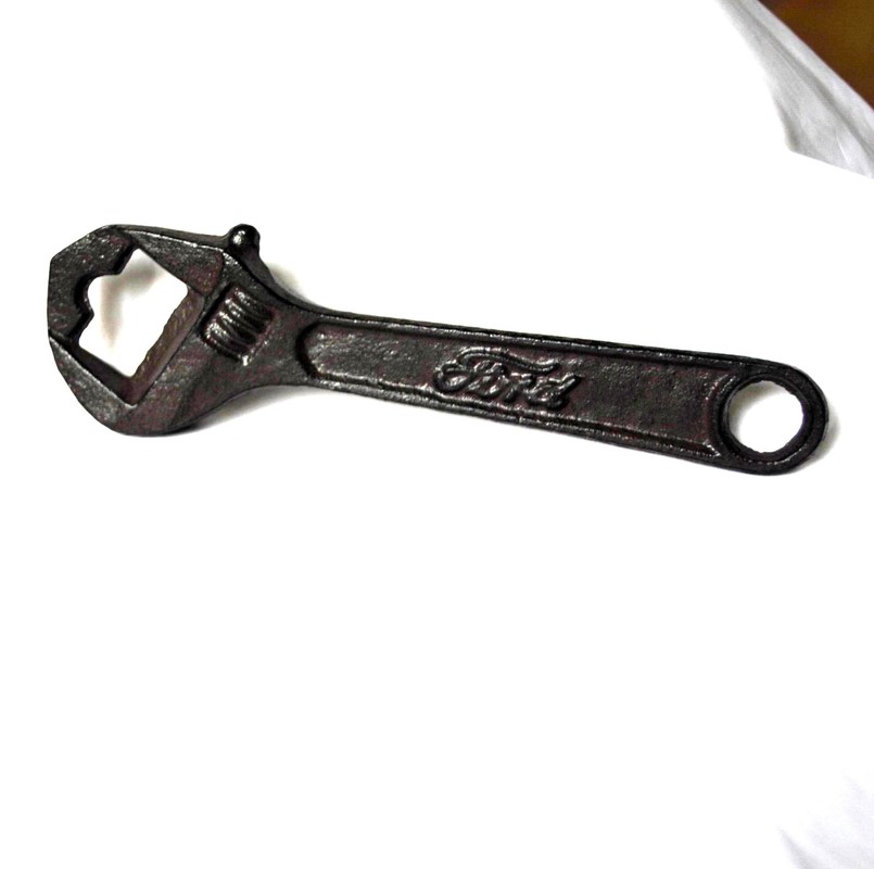 jakość Spanner Shape Cast Iron Bottle Opener fabryka