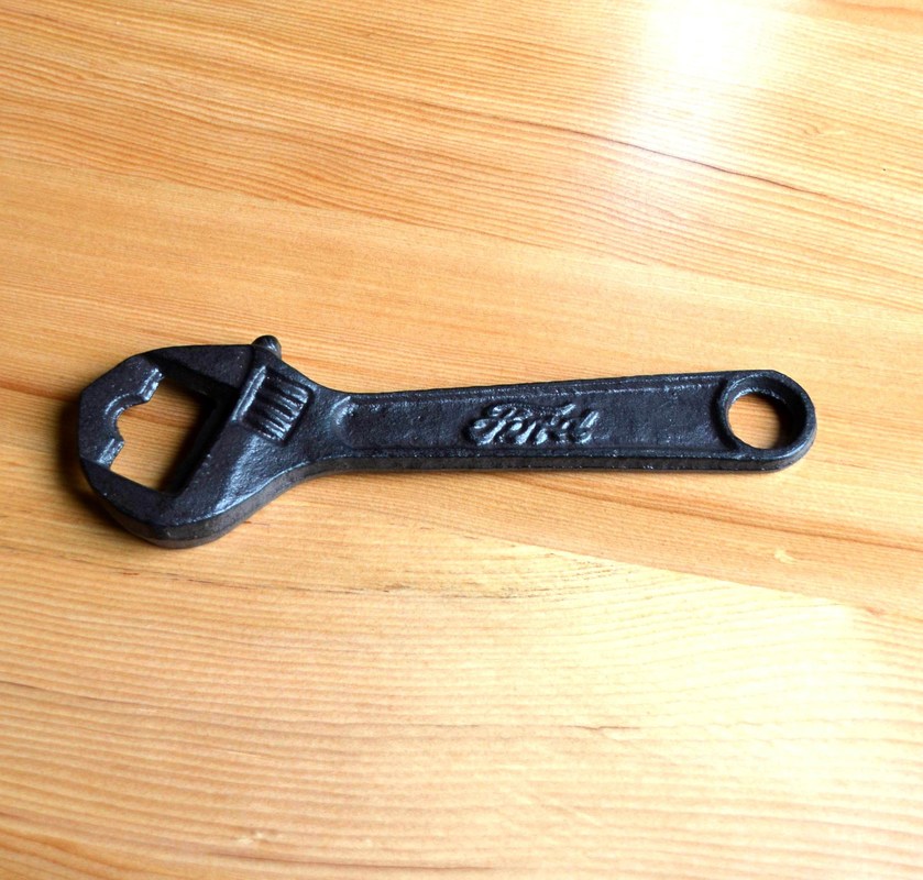 jakość Spanner Shape Cast Iron Bottle Opener fabryka