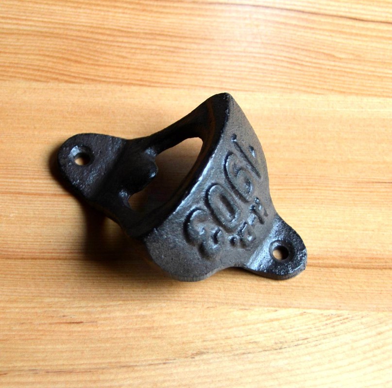 jakość Wall Mount Iron Bottle Opener Cast Iron Crafts For Bar Club fabryka