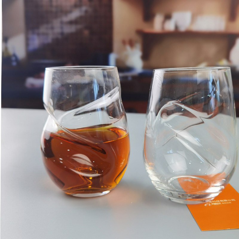 jakość Twisted Swirling Crystal Red Wine Glasses 250ml Stemless fabryka