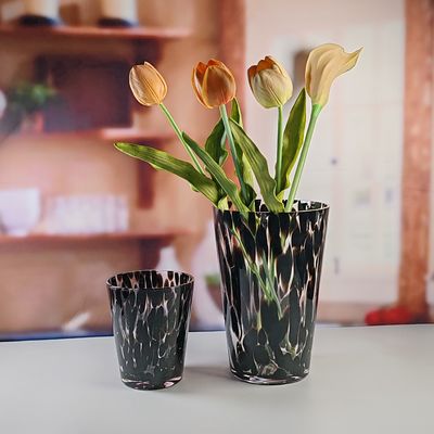 jakość Handmade Amber Glass Vase Modern Unique Vase for Table Centerpiece Decorative Flower Vases for Home Office Wedding(S size) fabryka