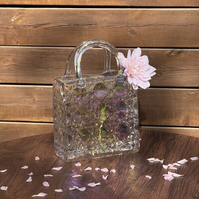 jakość Hand-Blown Diamond Pattern Glass Handbag Vase - Versatile Decorative Centerpiece for Home & Wedding Decor fabryka