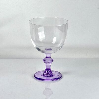 jakość 4‑Pack Vintage Purple Stem Wine Glasses, Assorted Shapes Clear Cup with Decorative Purple Stem, Handblown Glass Goblets for Wedding Party Home Tabletop Decoration fabryka