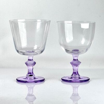 jakość 4‑Pack Vintage Purple Stem Wine Glasses, Assorted Shapes Clear Cup with Decorative Purple Stem, Handblown Glass Goblets for Wedding Party Home Tabletop Decoration fabryka
