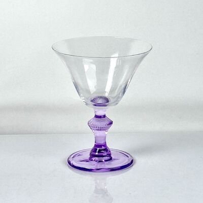 jakość 4‑Pack Vintage Purple Stem Wine Glasses, Assorted Shapes Clear Cup with Decorative Purple Stem, Handblown Glass Goblets for Wedding Party Home Tabletop Decoration fabryka