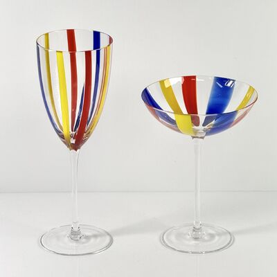 Jakość Hand Blown Art Glass Goblet & Coupe Glass Set, Vibrant Red Yellow Blue Vertical Cane Stripes Murano Style Stemmed Wine & Martini Glasses for Bar, Party & Gift fabryka