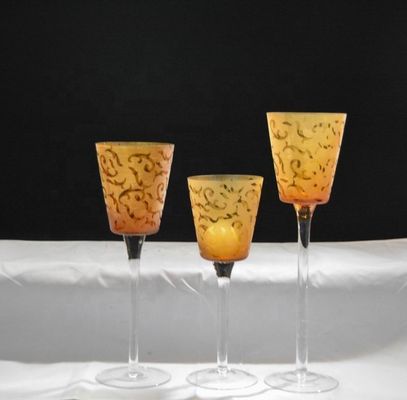 jakość Tulip Shape Long Stem Candle Holders With Engrave Pattern fabryka