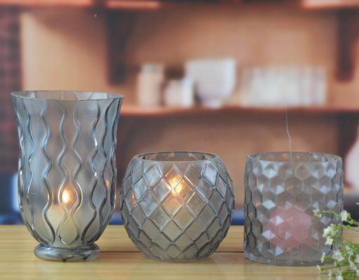 jakość 8" Grey Embossed Fence Pattern Glass Candle Holders fabryka