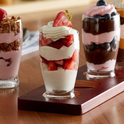 jakość Handmade 5oz Craft Beer Tasting Kit , Craft Beer Glasses Set With Wooden Paddle fabryka