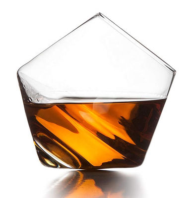 jakość New Style Unique Shaped Crystal Whiskey Glasses , Tumbler Drinking Glass For Home fabryka
