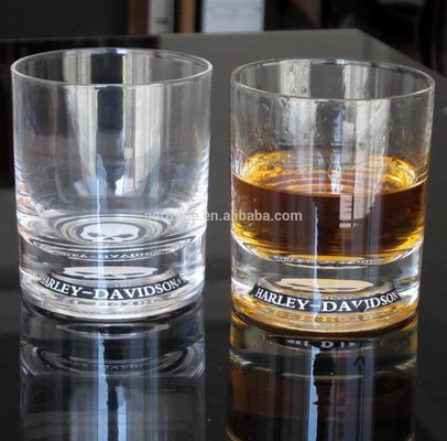 jakość Logo Debossed Bottom Whiskey Tumbler Glass , Crystal Scotch Glasses For Brands Gift fabryka