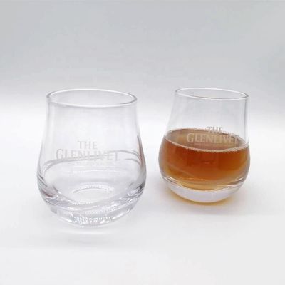 jakość Old Fashioned Round Handmade Whiskey Glass With Heavey Base fabryka