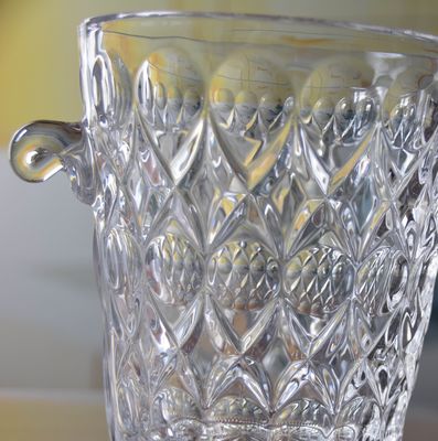 jakość Machine Made Embossed Round Glass Bucket With Handle fabryka