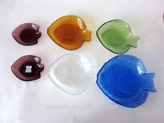 jakość Fish Shaped Embossed Colorful Glass Charger Plates fabryka