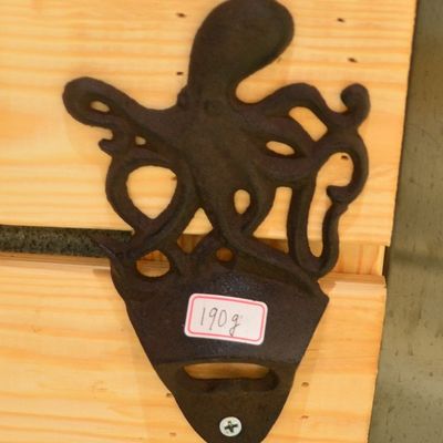 jakość Rustic Wall Mounted Octopus Antique Cast Iron Bottle Opener fabryka