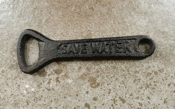 jakość Exquisite Rustic Metal Bottle Opener Cast Iron Crafts fabryka