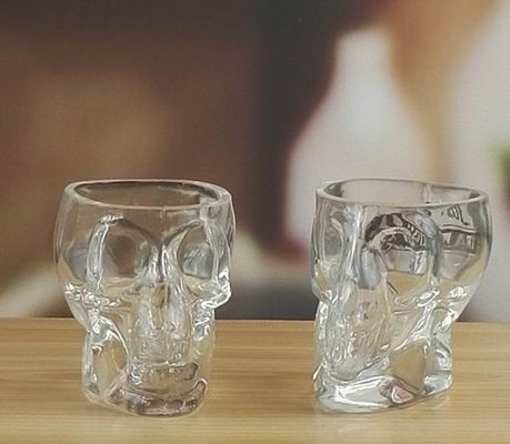 jakość Machine Made Embossed Skull 1.5 Oz Shot Glasses fabryka