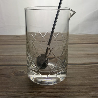 jakość 550ml Crystal Seamless Cocktail Mixing Glass With Hand Cut fabryka
