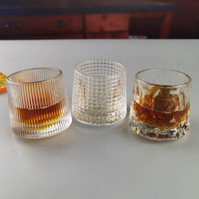 jakość Lead Free  FDA Embossed Handmade Whiskey Glass Turning Bottom fabryka