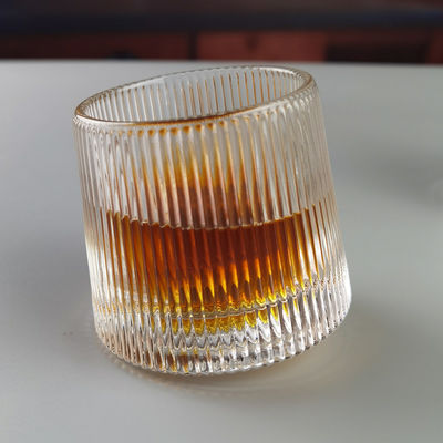 jakość Lead Free  FDA Embossed Handmade Whiskey Glass Turning Bottom fabryka
