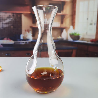 jakość 750ml SGS Aerating Crystal Wine Decanter With Twisted Swirling Design fabryka